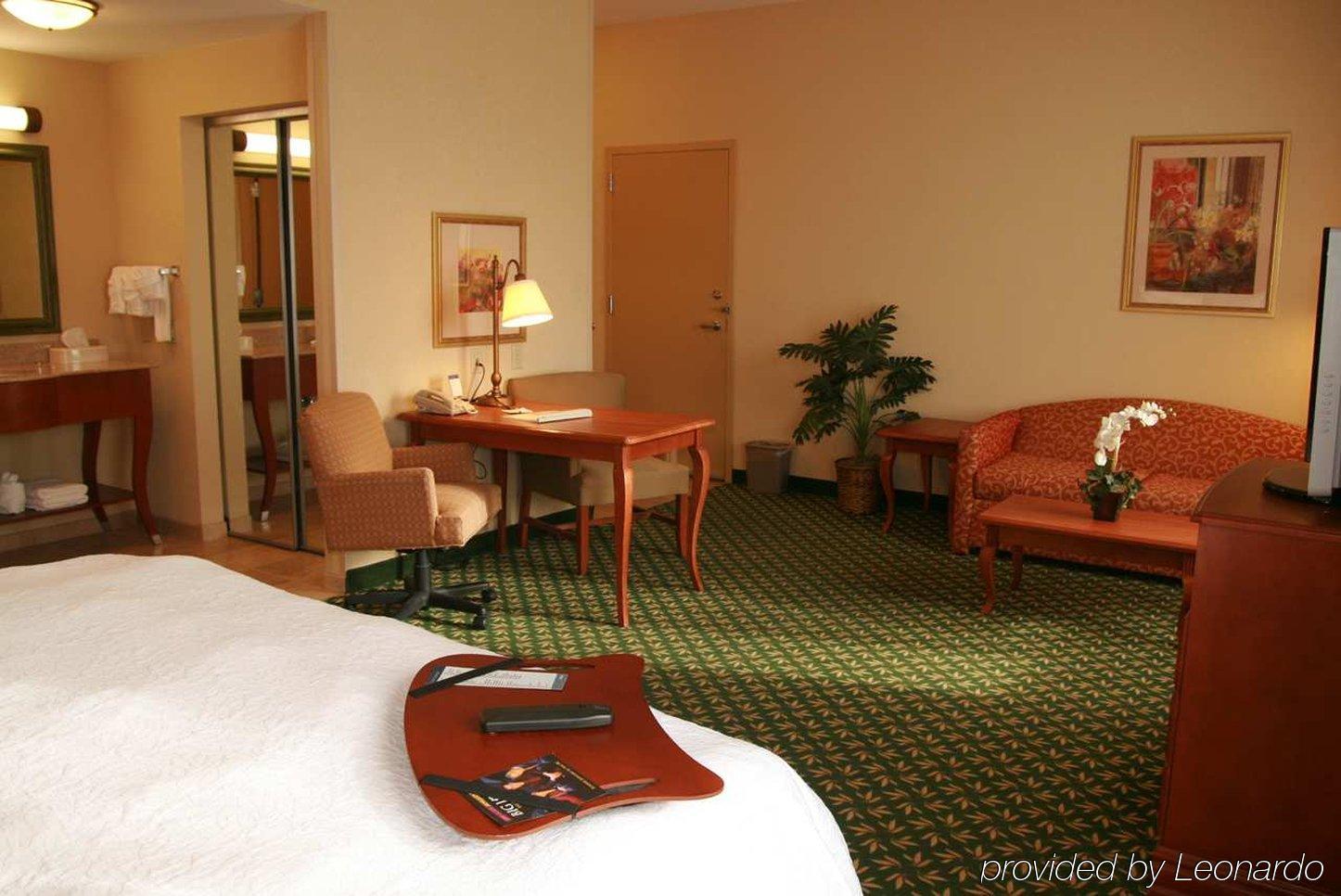 Newly Renovated Hampton Inn Omaha West Lakeside Quarto foto