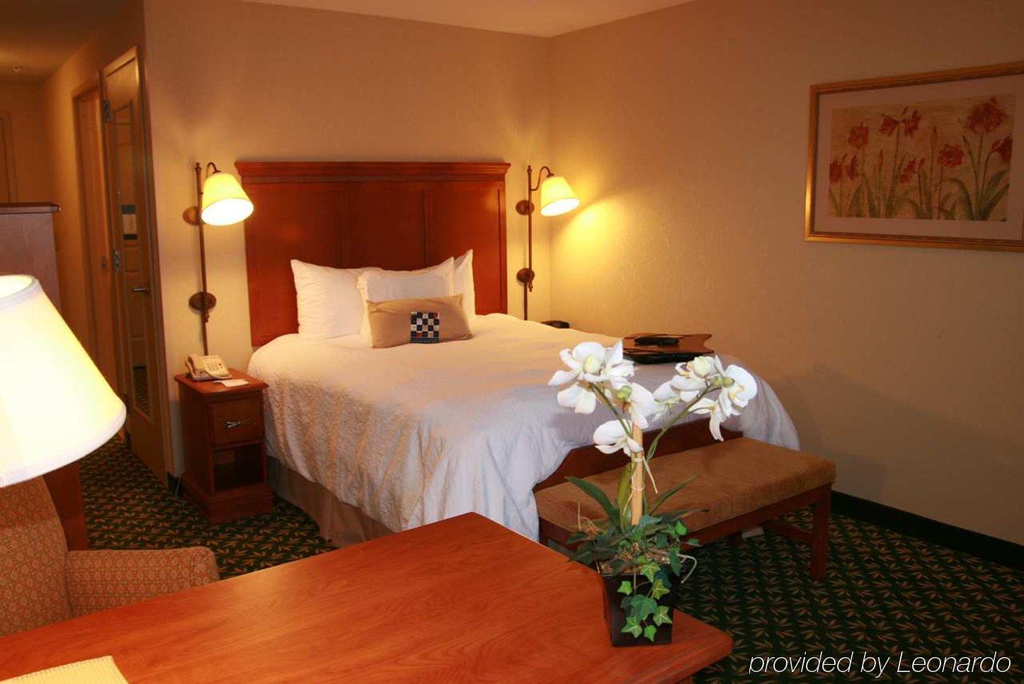 Newly Renovated Hampton Inn Omaha West Lakeside Quarto foto