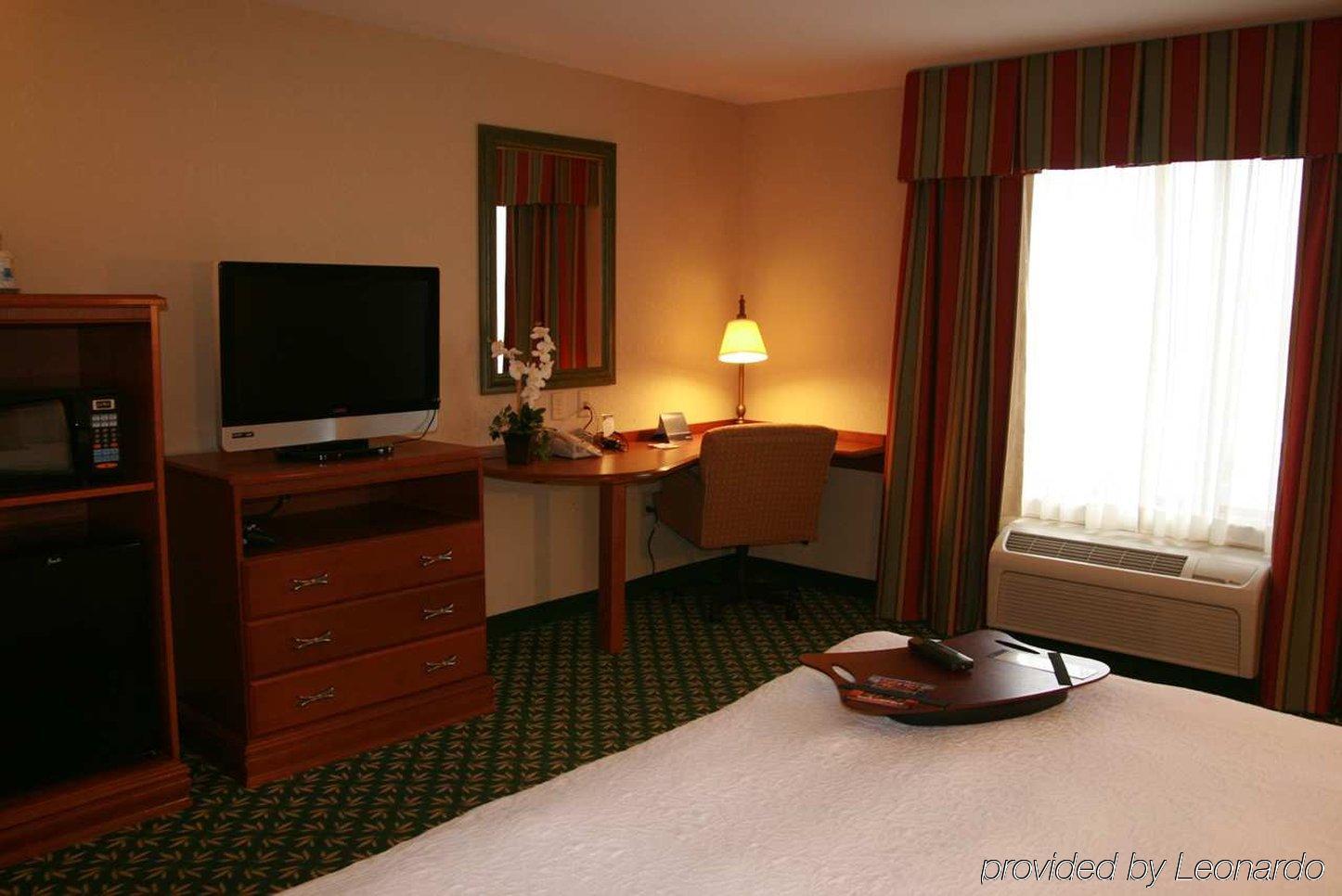 Newly Renovated Hampton Inn Omaha West Lakeside Quarto foto