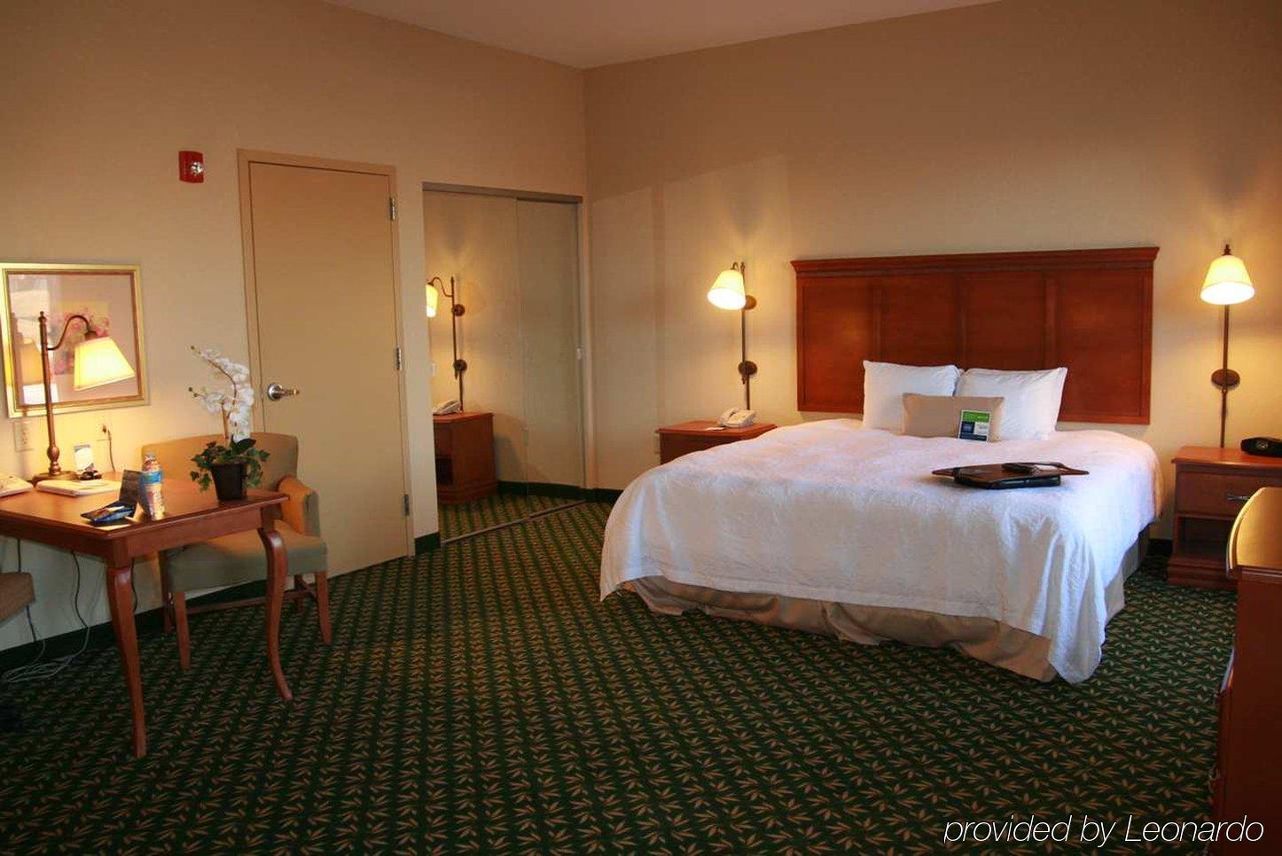Newly Renovated Hampton Inn Omaha West Lakeside Quarto foto