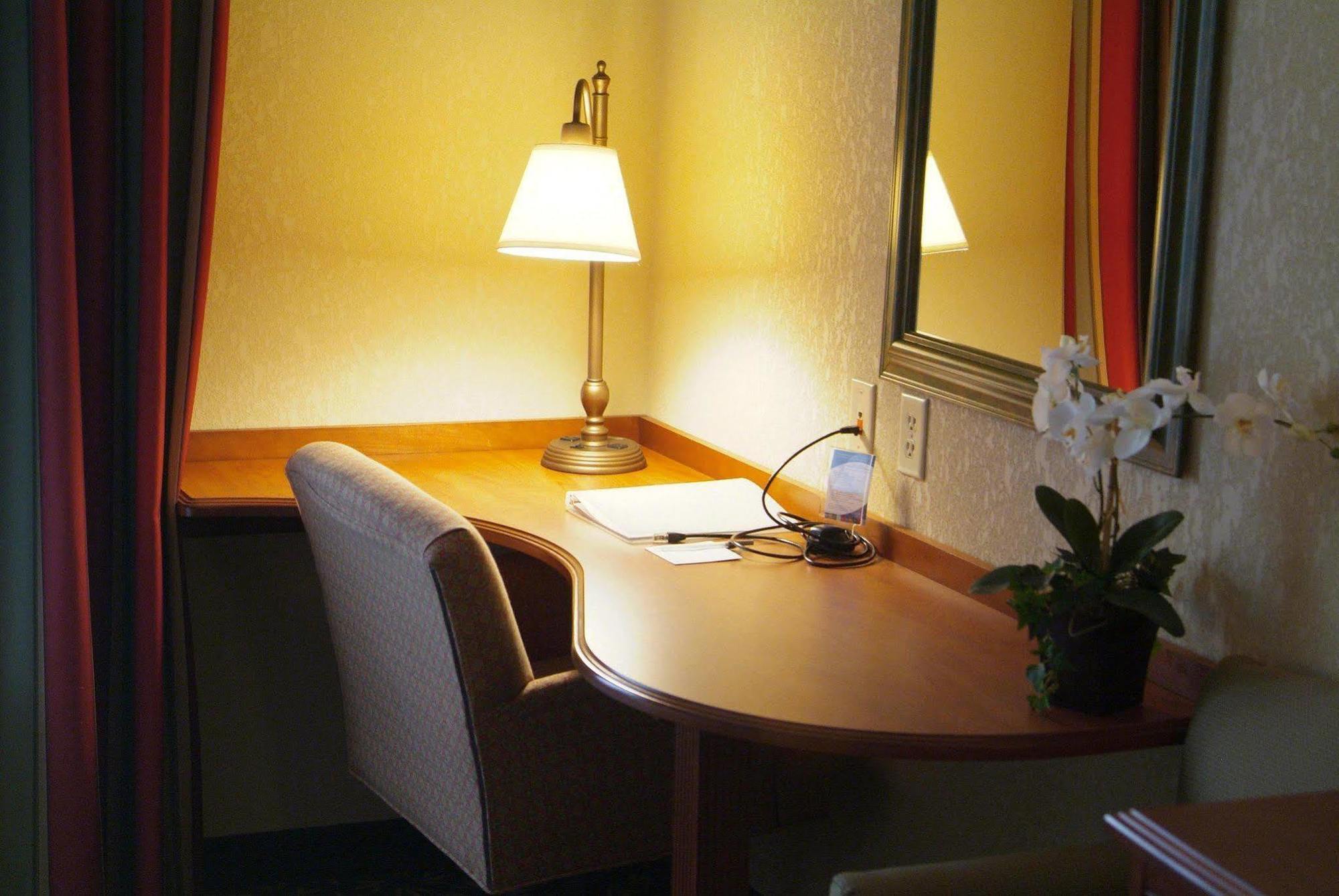 Newly Renovated Hampton Inn Omaha West Lakeside Quarto foto
