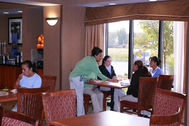 Newly Renovated Hampton Inn Omaha West Lakeside Restaurante foto